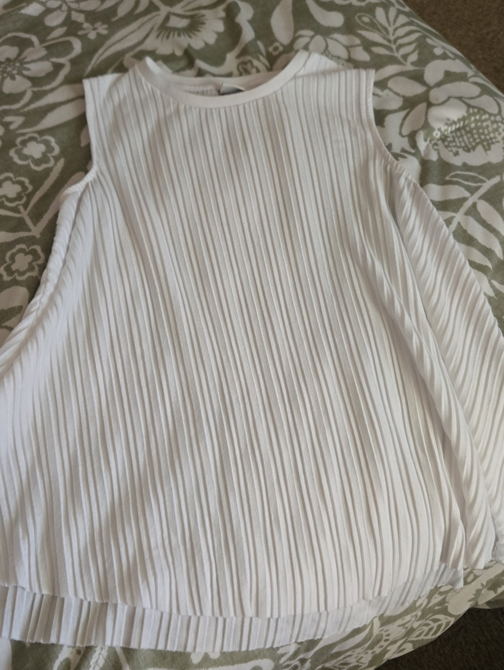 womens - a new day White Pleated Sleeveless Tank Top